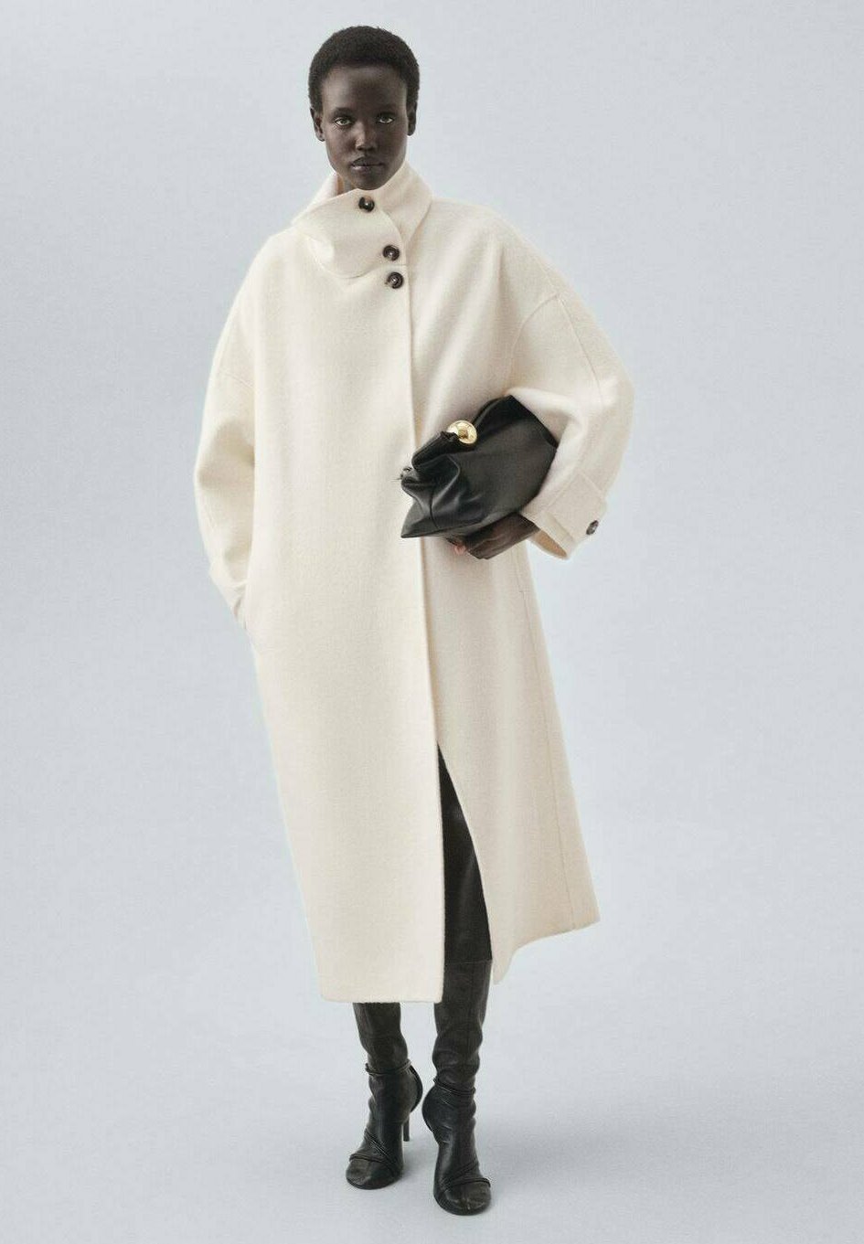 Enthusiá Off - White Mantel - Velnoir™
